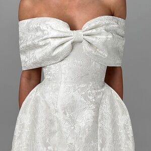 Elegant Ivory Wedding Mini Dress – Chic, Modern, and Timeless